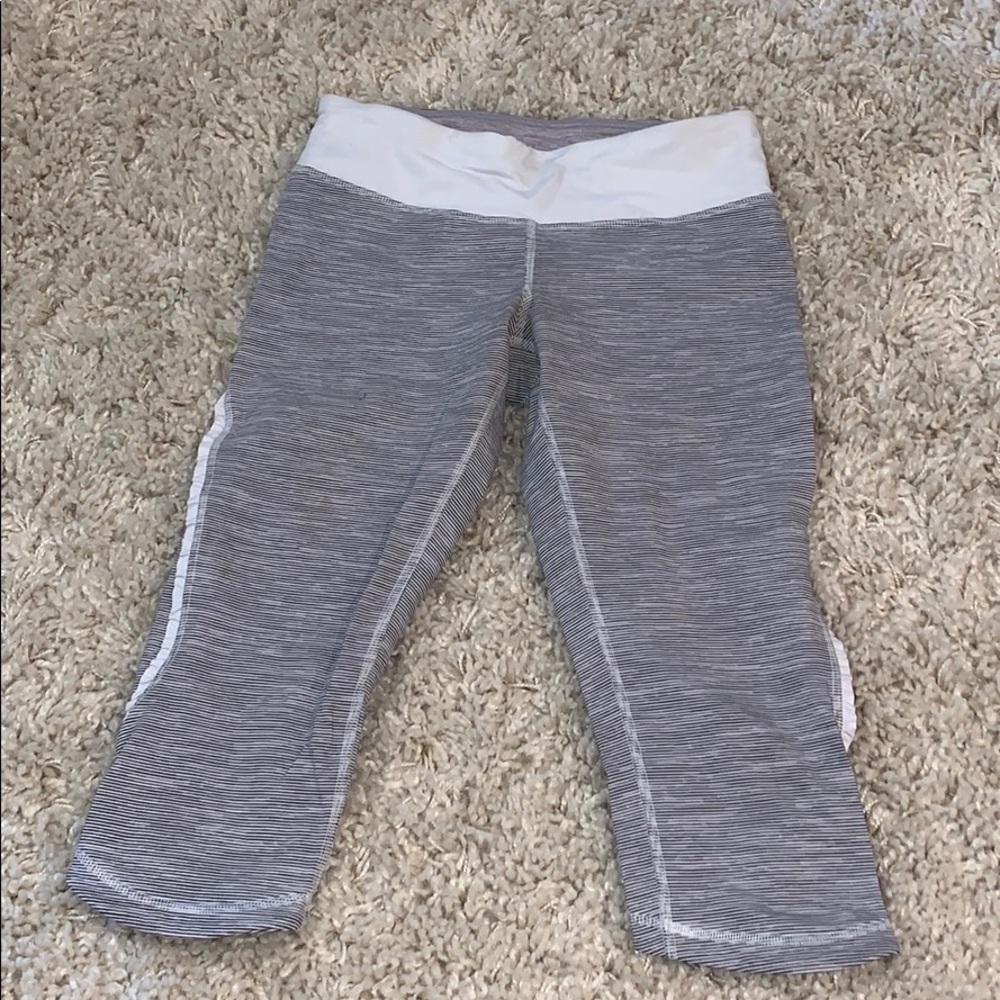 Lulu lemon athletic pants (to the knee)